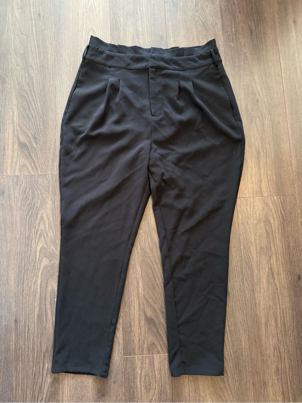 Black Women's High Waisted Pleated Trousers